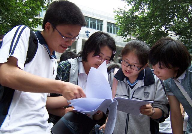 成都藝術(shù)職業(yè)大學(xué)學(xué)費(成都藝術(shù)職業(yè)大學(xué)專升本)