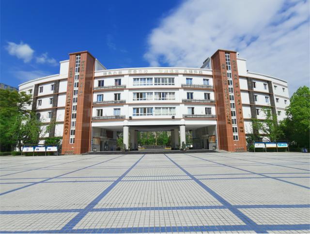 四川省簡陽市高級職業(yè)中學(xué)(四川省簡陽市高級職業(yè)中學(xué)汪在文電話)