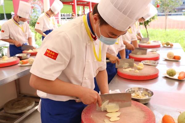 初中畢業(yè)讀哪所學(xué)校好(四川初中畢業(yè)讀大專哪所學(xué)校好)