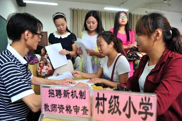 初中畢業(yè)成績(jī)不好讀什么學(xué)校好(女孩成績(jī)不好初中畢業(yè)讀什么學(xué)校好)