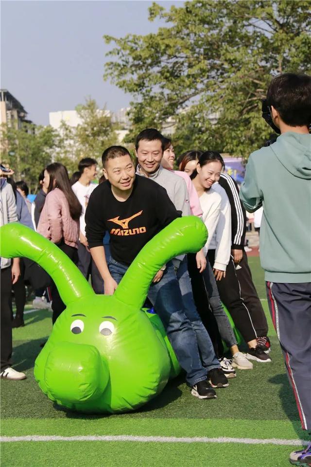 成都天府新區(qū)職業(yè)學(xué)校(成都天府新區(qū)航空旅游職業(yè)學(xué)校)