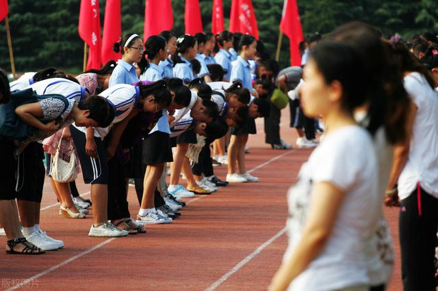 中考成績(jī)很差能讀什么學(xué)校(中考不好該上哪個(gè)學(xué)校)